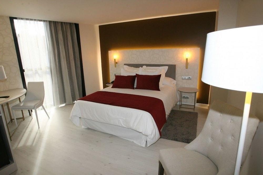 Hotel Cardenal Monforte De Lemos Εξωτερικό φωτογραφία